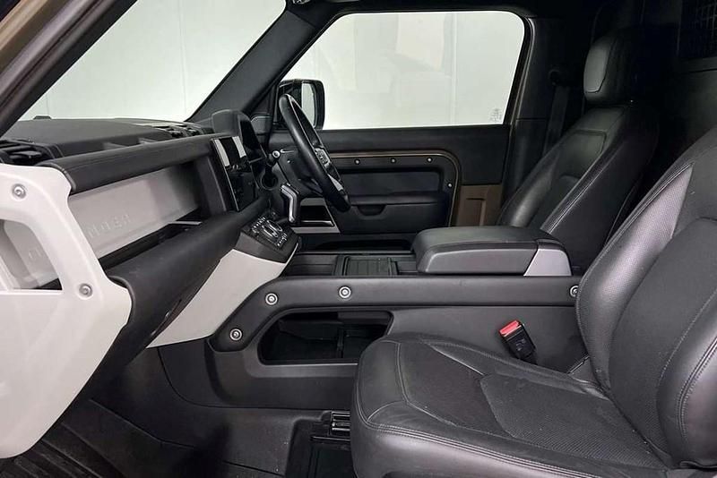 Usado Land Rover Defender HSE 246 CV (180 kW) 2023 Marrón SUV