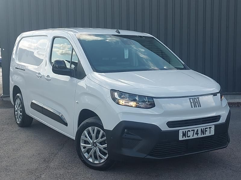 White Used 2024 Fiat Doblò MPV | £16,498 (Fair price) - Image 1/4