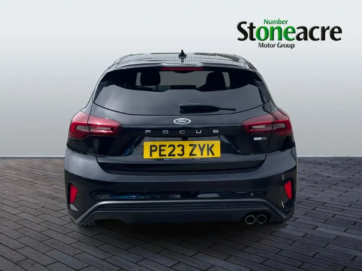 Used Ford Focus ST-Line 155 HP (114 kW) 2023 Black Hatchback