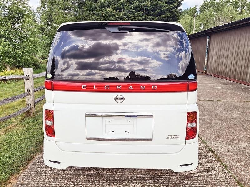 Used Nissan Elgrand 2025 White MPV