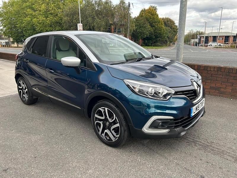 Blue Used 2019 Renault Captur Iconic SUV | £8,995 (Fair price) - Image 1/4