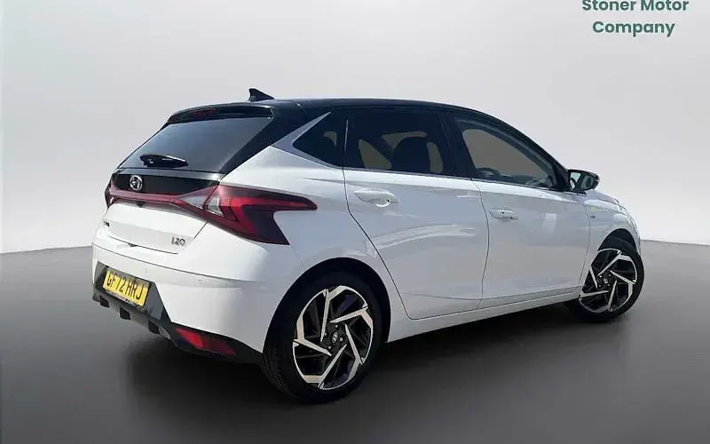 Used Hyundai i20 Ultimate 101 HP (74 kW) 2022 White Hatchback