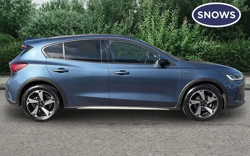 Used Ford Focus Active 125 HP (91 kW) 2023 Blue Hatchback
