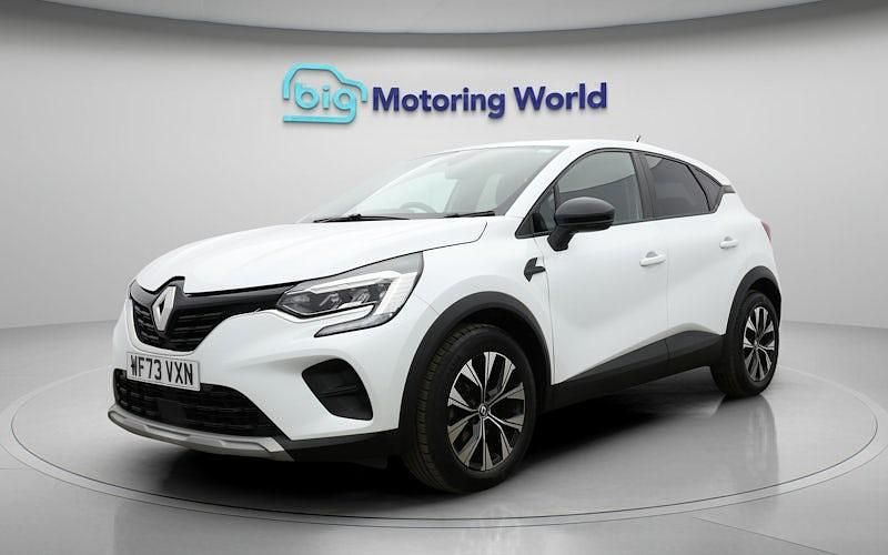 Begagnad Renault Captur Evolution 143 HK (105 kW) 2023 Vit SUV