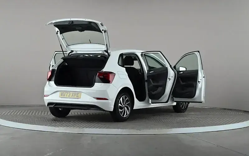 Used VW Polo Life 80 HP (58 kW) 2023 White Hatchback