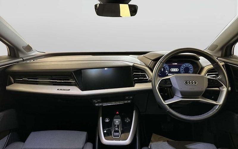 Usado Audi Q4 e-tron Sport 219 kW (299 HP) 2023 Cinzento SUV