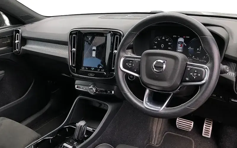 Used Volvo XC40 R-Design Pro 262 HP (192 kW) 2020 Black SUV