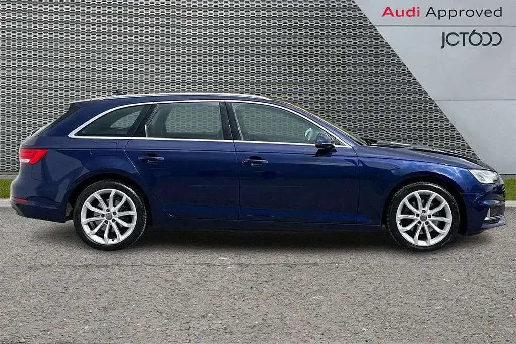Used Audi A4 Sport 147 HP (108 kW) 2019 Blue Estate