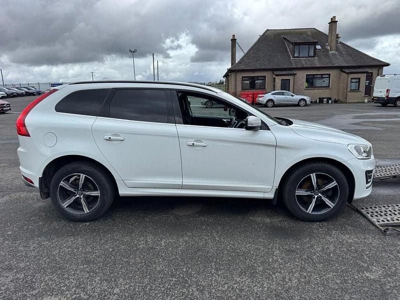 Used Volvo XC60 R-Design 190 HP (139 kW) 2017 White SUV