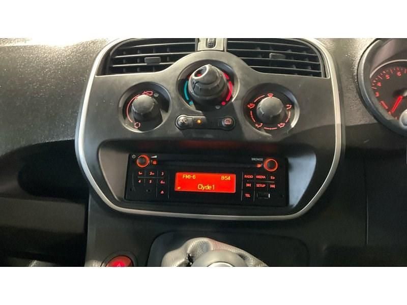 Used Nissan NV250 Acenta 80 HP (58 kW) 2020 White Van