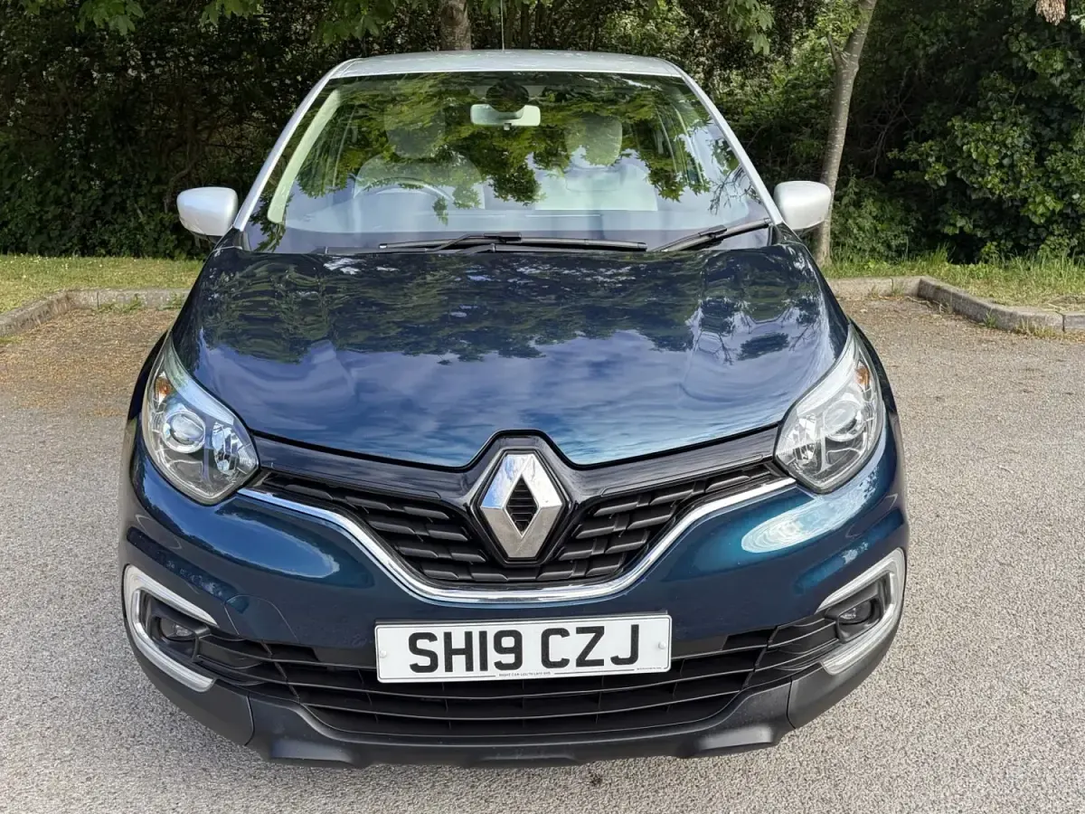 Second-hand Renault Captur Iconic 90 CP (66 kW) 2019 Albastru SUV