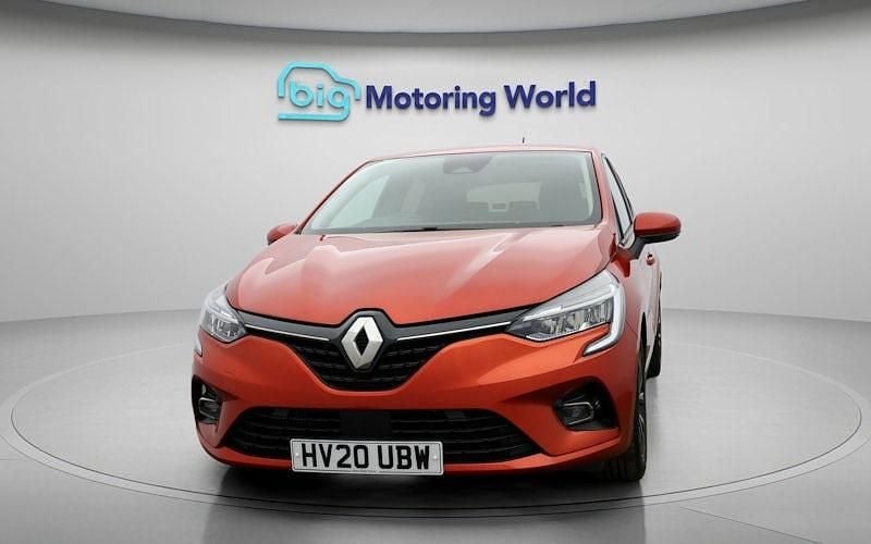 Used Renault Clio V Iconic 101 HP (74 kW) 2020 Red Hatchback