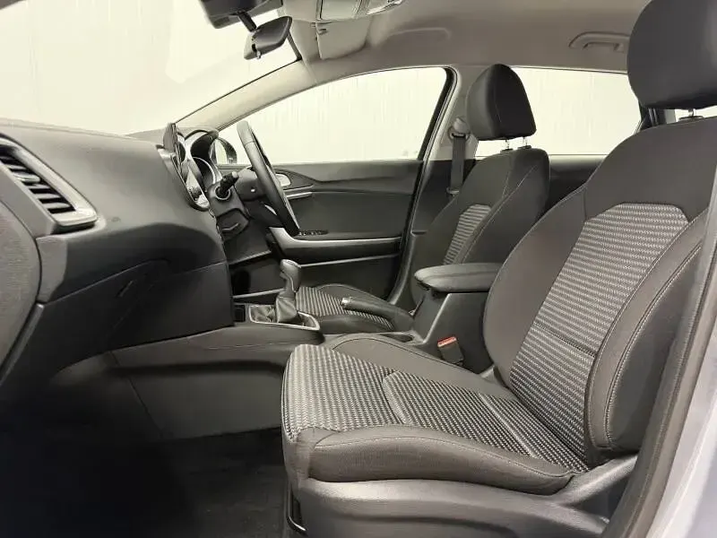 Used Kia Ceed 138 HP (101 kW) 2024 Silver Hatchback