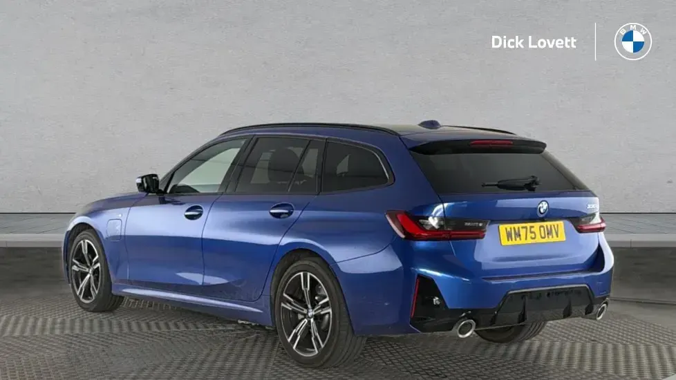 Used BMW 330 M Sport 288 HP (211 kW) 2025 Blue Estate