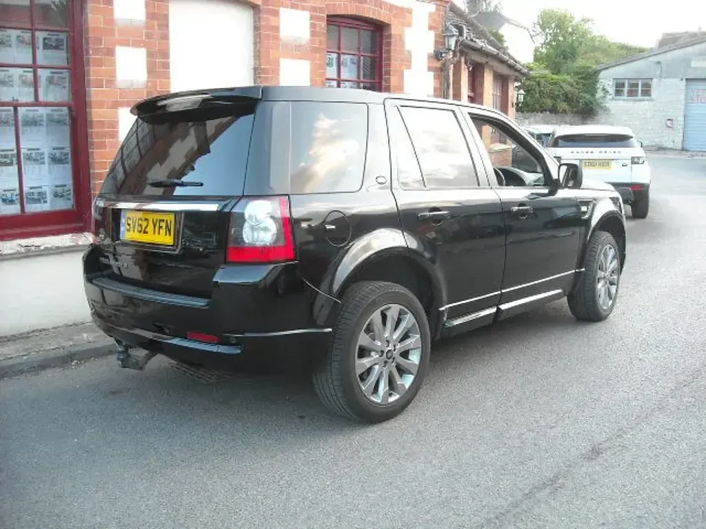Used Land Rover Freelander 2 190 HP (139 kW) 2012 Black SUV