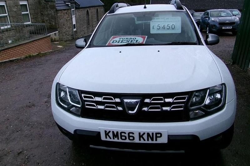 Used 2017 Dacia Duster Prestige Estate | £5,450 (Fair price) - Image 1/1