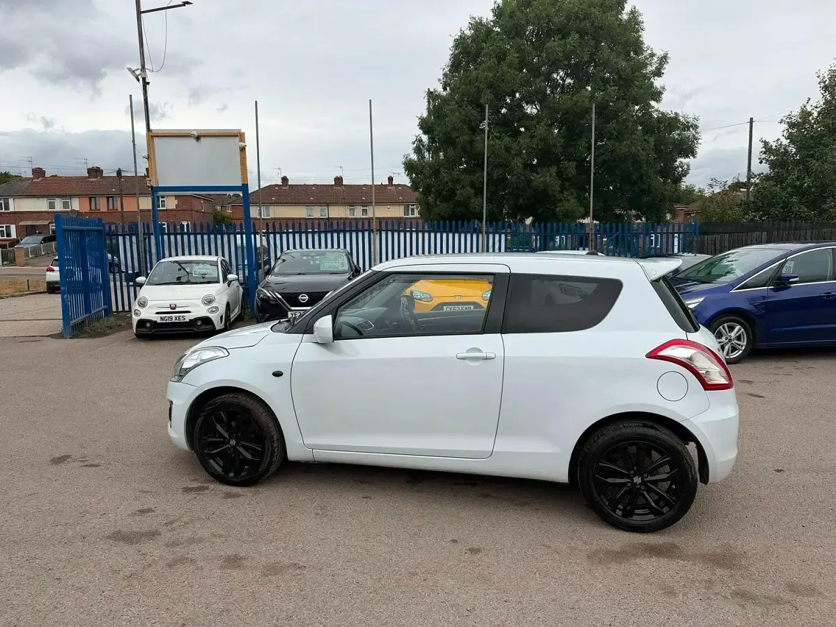 Used Suzuki Swift SZ-L 94 HP (69 kW) 2016 White Hatchback
