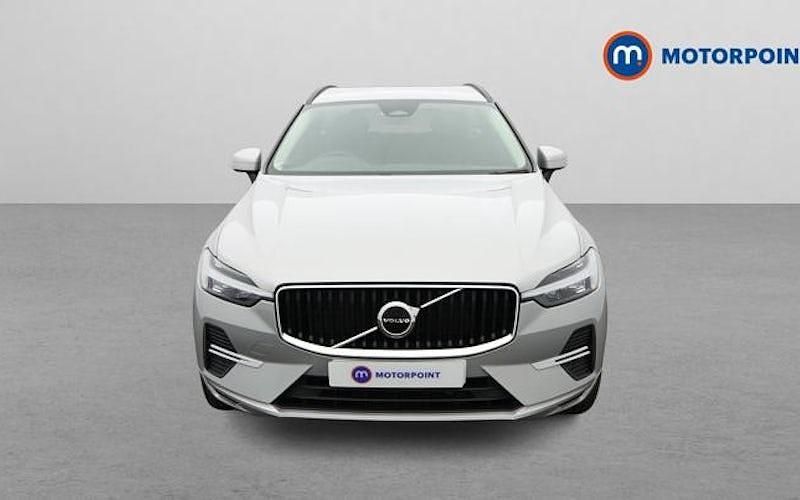 Used Volvo XC60 Core 250 HP (183 kW) 2023 Silver SUV