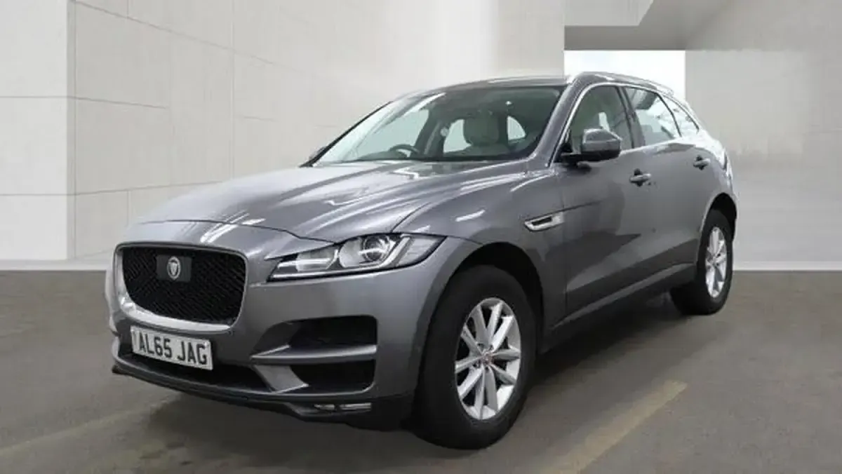 Usado Jaguar F-Pace Prestige 180 HP (132 kW) 2016 Cinzento SUV