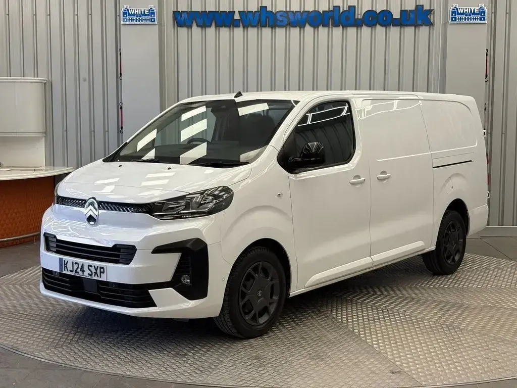 Used Citroën Dispatch 120 HP (88 kW) 2024 White MPV