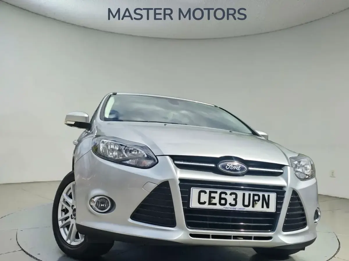 Used Ford Focus Titanium 125 HP (91 kW) 2013 Silver Hatchback