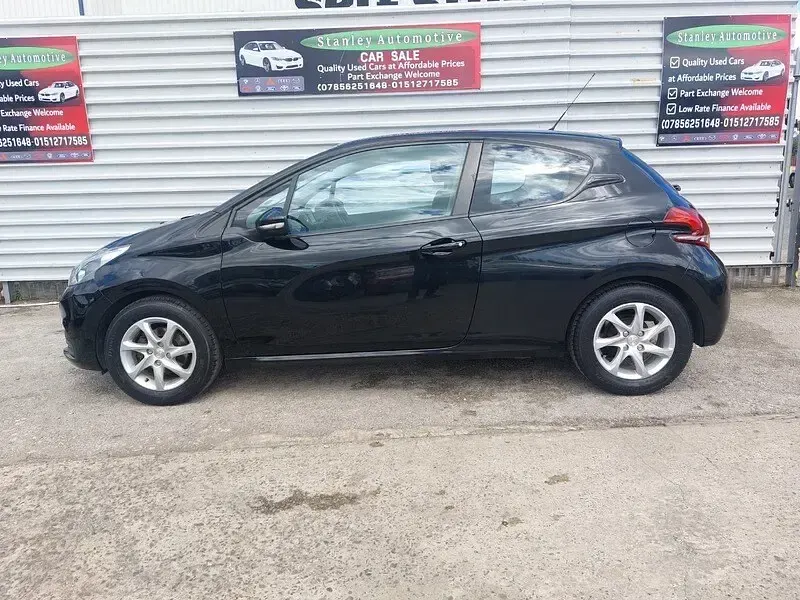 Used Peugeot 208 Active 2017 Black Hatchback