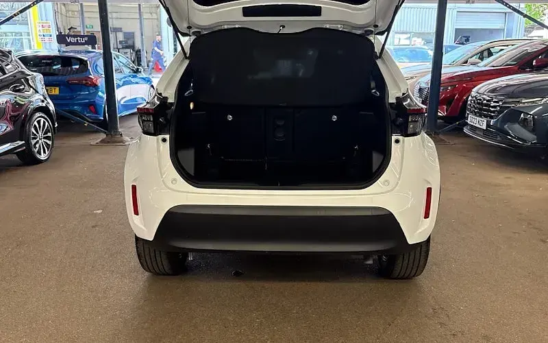 Used Toyota Yaris Hybrid Design 116 HP (85 kW) 2026 Estate