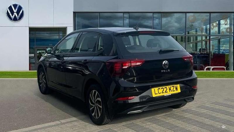Used VW Polo Life 95 HP (69 kW) 2022 Deep black pearl Hatchback