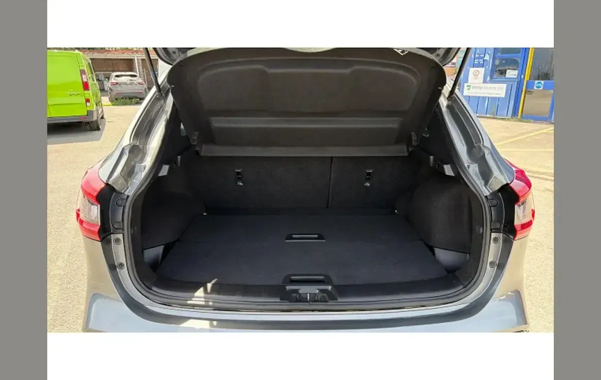 Used Nissan Qashqai N-Motion 138 HP (101 kW) 2019 Grey SUV
