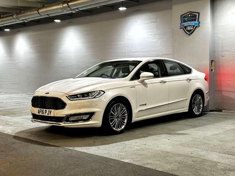 Used Ford Mondeo Vignale 210 HP (154 kW) 2016 White Sedan