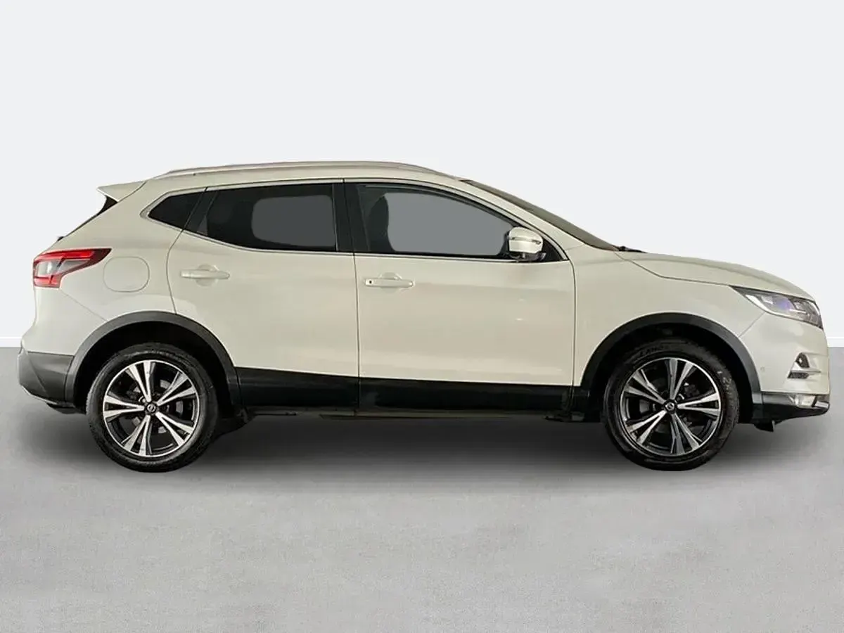 Used Nissan Qashqai N-Connecta 115 HP (84 kW) 2019 White SUV