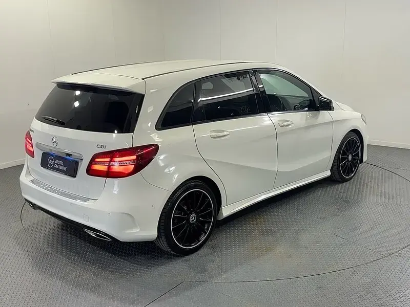 Usado Mercedes B200 AMG Line Premium 2015 Branco Monovolume