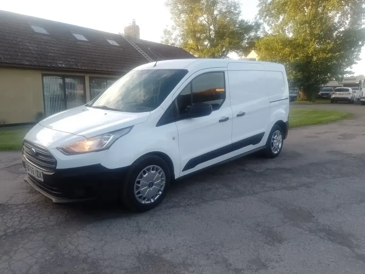 Used Ford Transit Connect 100 HP (73 kW) 2019 White MPV