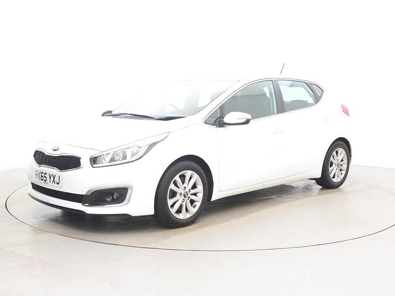 Used Kia Ceed 2015 White Hatchback