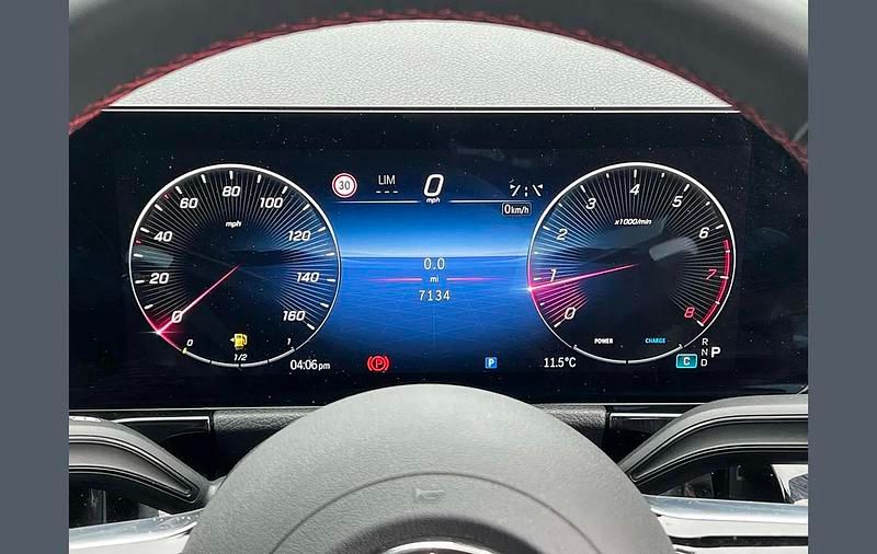 Used Mercedes GLA200 Executive 161 HP (118 kW) 2025 Black SUV