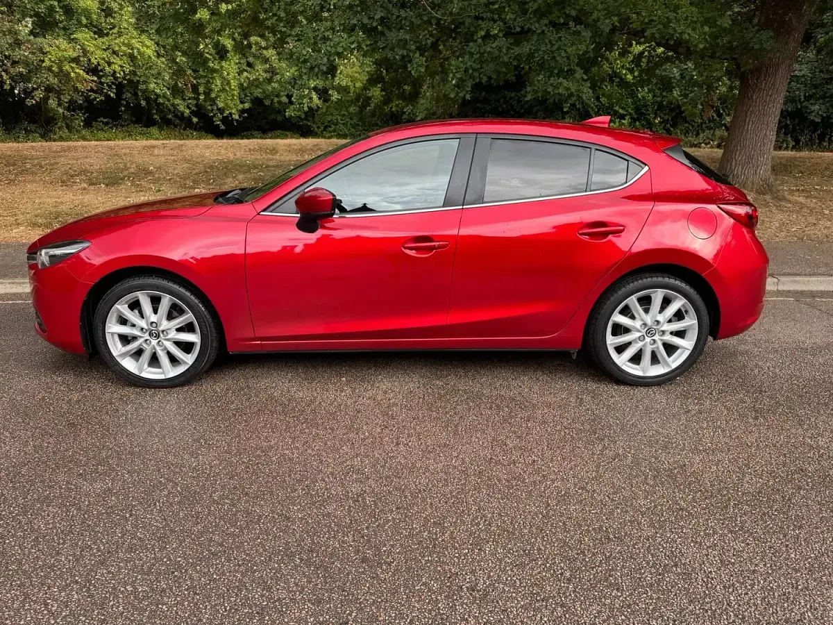 Used Mazda 3 Inclusive 121 HP (88 kW) 2018 Soul red metallic Hatchback