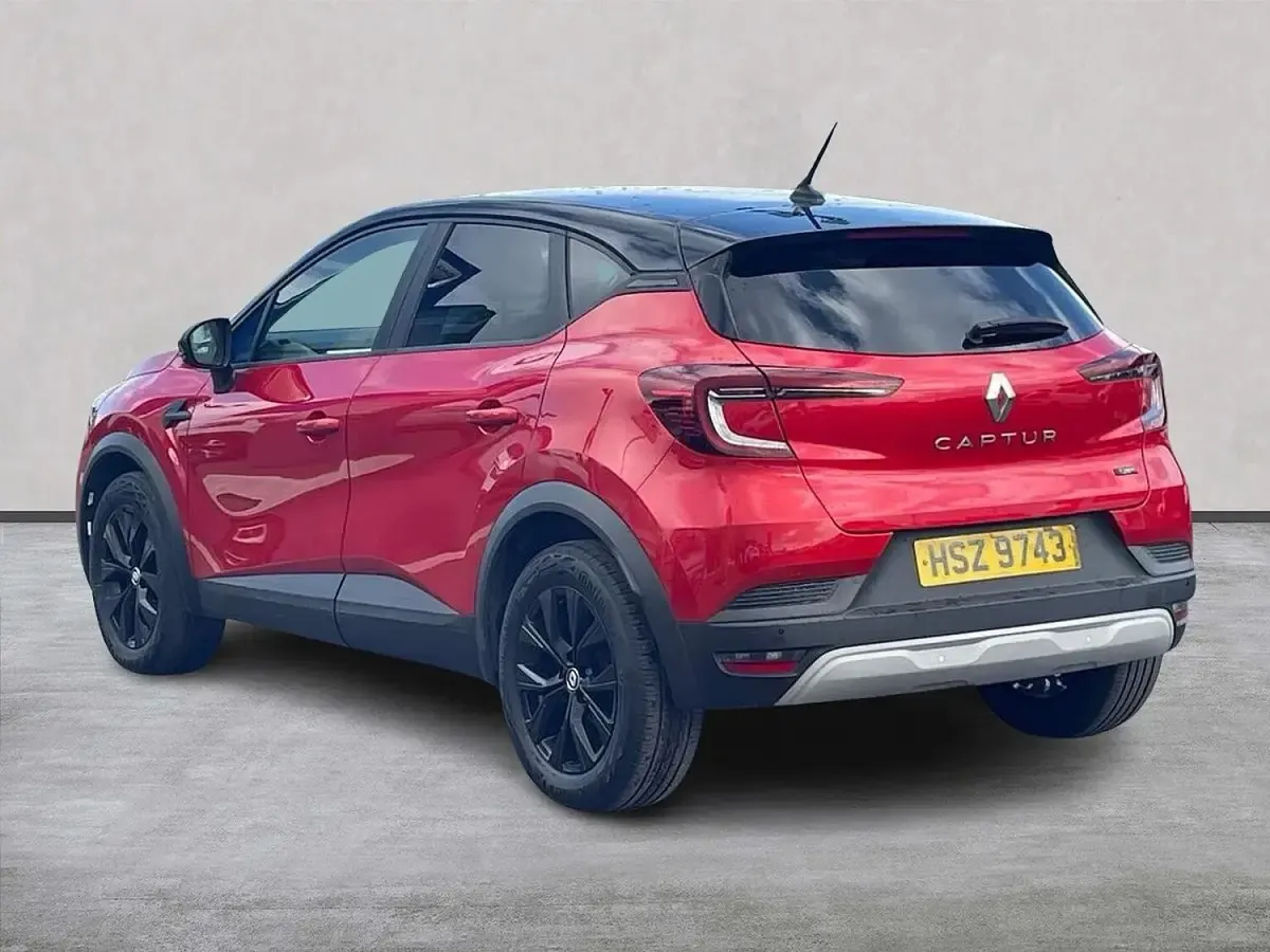 Used Renault Captur Evolution 145 HP (106 kW) 2024 Red/black SUV