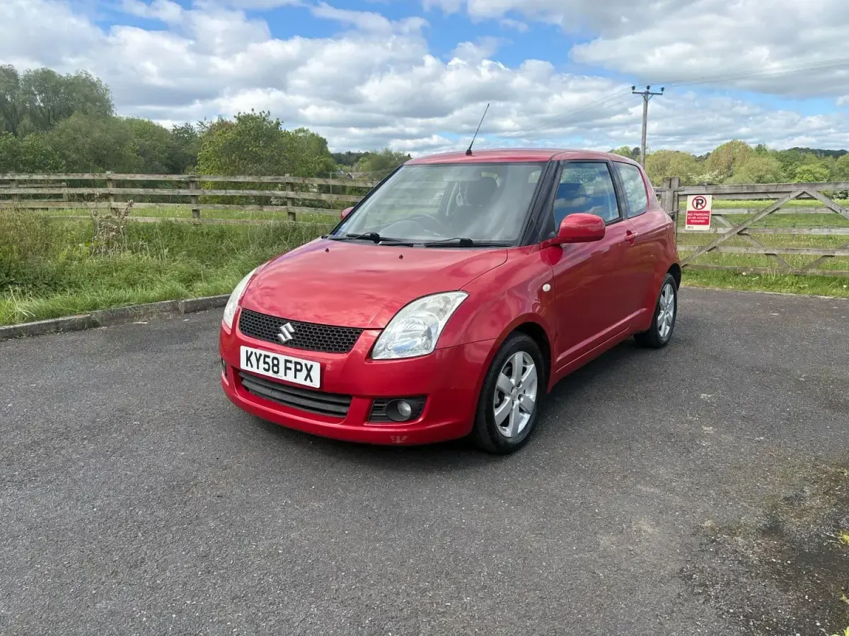 Begagnad Suzuki Swift GLX 102 HK (75 kW) 2008 Röd Halvkombi