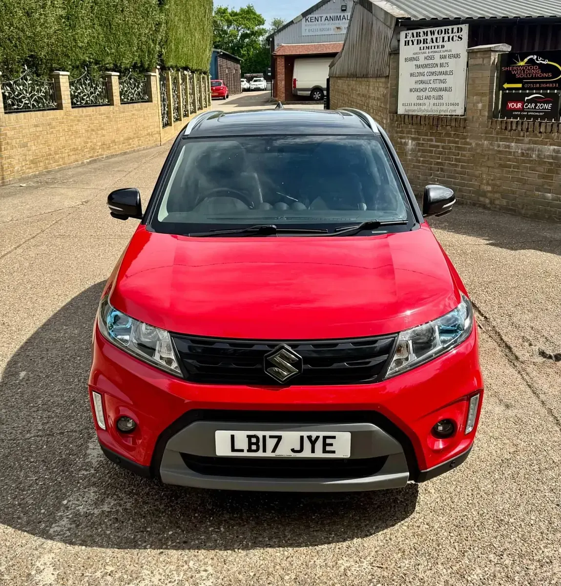 Used Suzuki Vitara SZ5 120 HP (88 kW) 2017 Red/black SUV