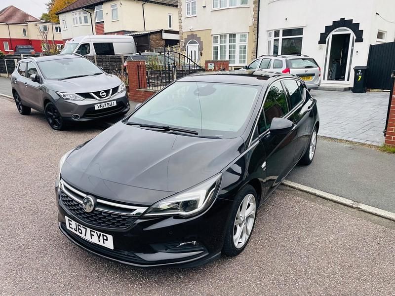 Black Used 2017 Vauxhall Astra SRi Hatchback | £4,995 (Super price) - Image 1/4