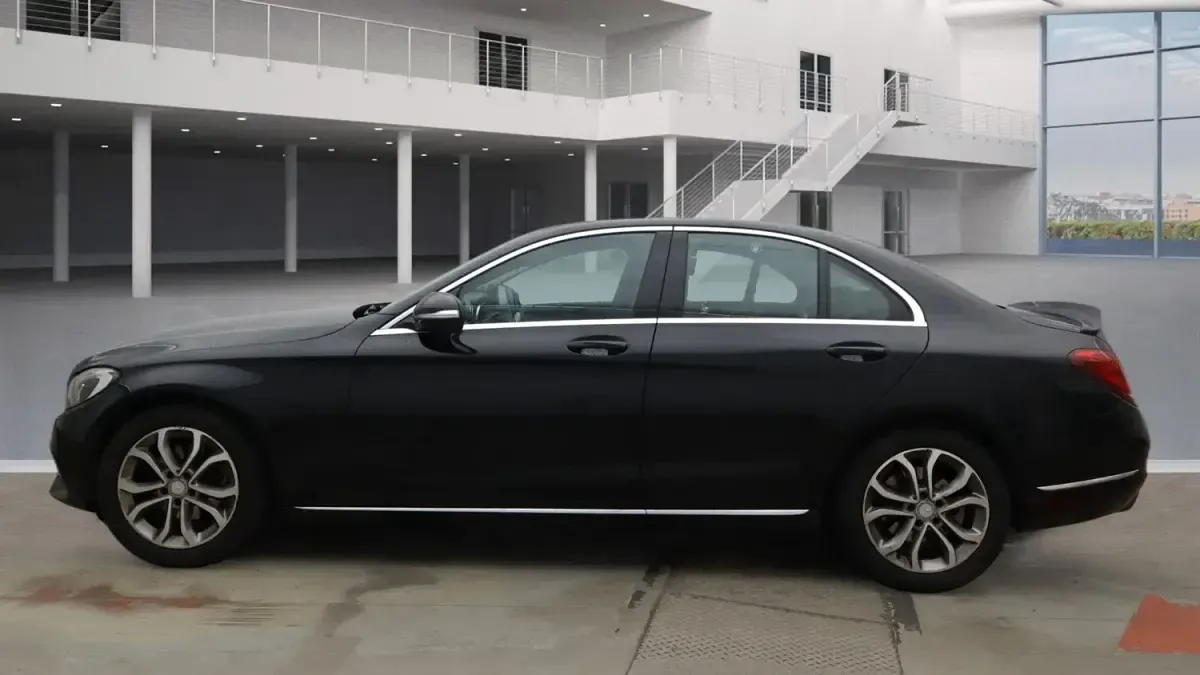 Used Mercedes C200 184 HP (135 kW) 2014 Black Sedan