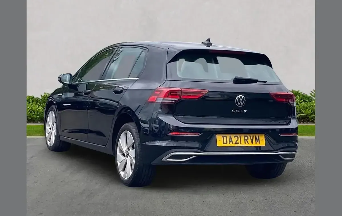 Used VW Golf VIII Style 128 HP (94 kW) 2021 Black Hatchback