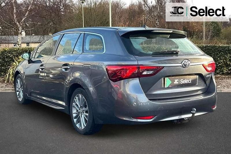 Used Toyota Avensis Business Edition 112 HP (82 kW) 2017 Grey Estate