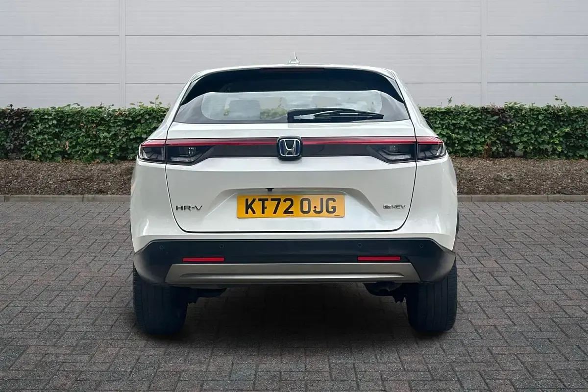 Used Honda HR-V Elegance 131 HP (96 kW) 2023 White SUV