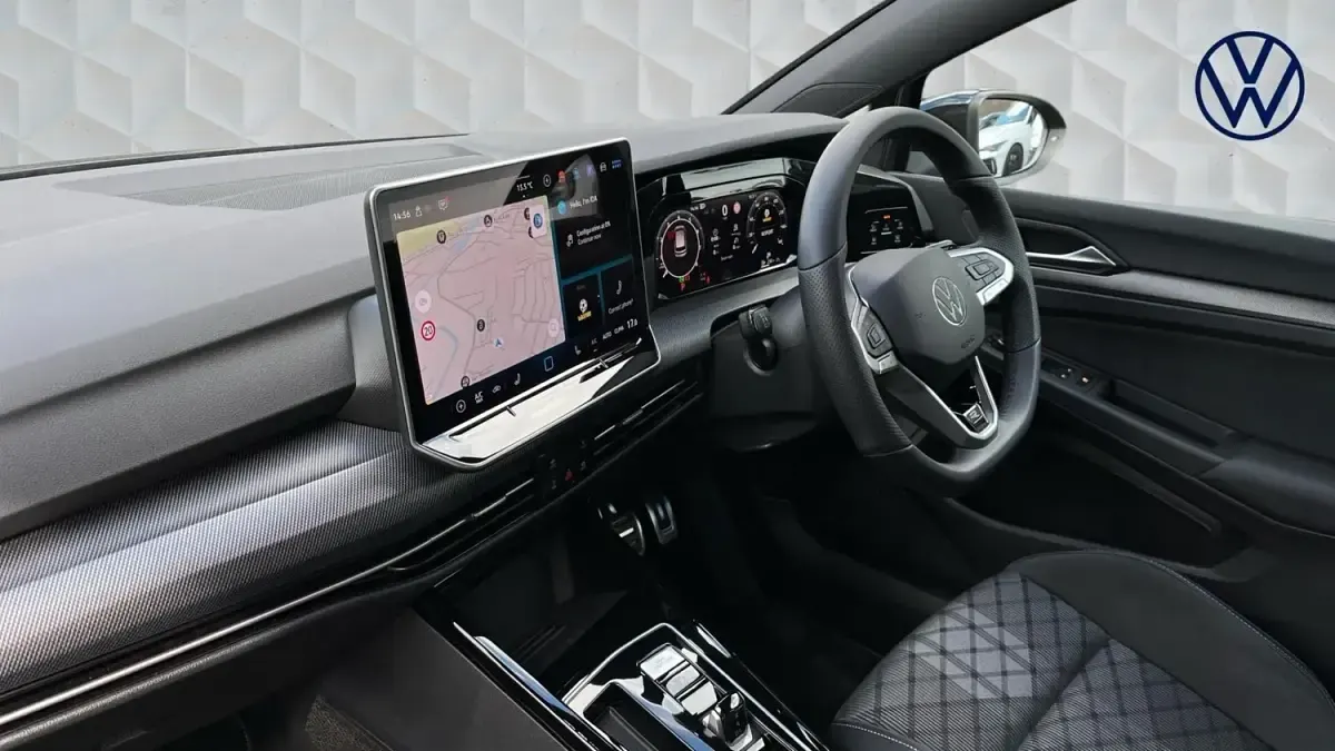 Begagnad VW Golf VIII Black Edition 2025 Grå Halvkombi