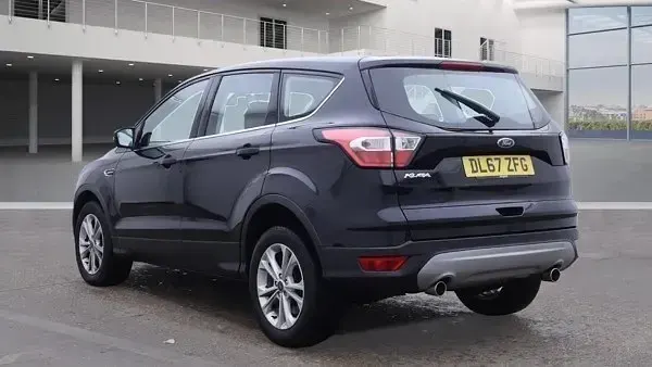 Usado Ford Kuga Titanium 150 CV (110 kW) 2018 Negro SUV