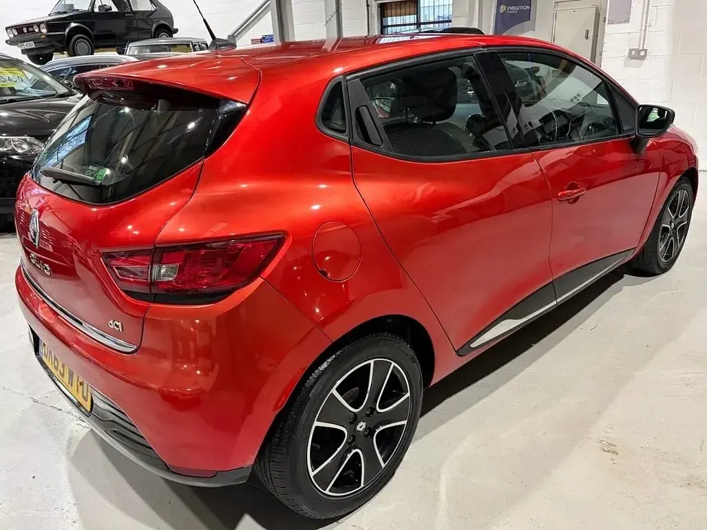 Gebraucht Renault Clio IV Dynamique 90 PS (66 kW) 2013 Rot Kleinwagen