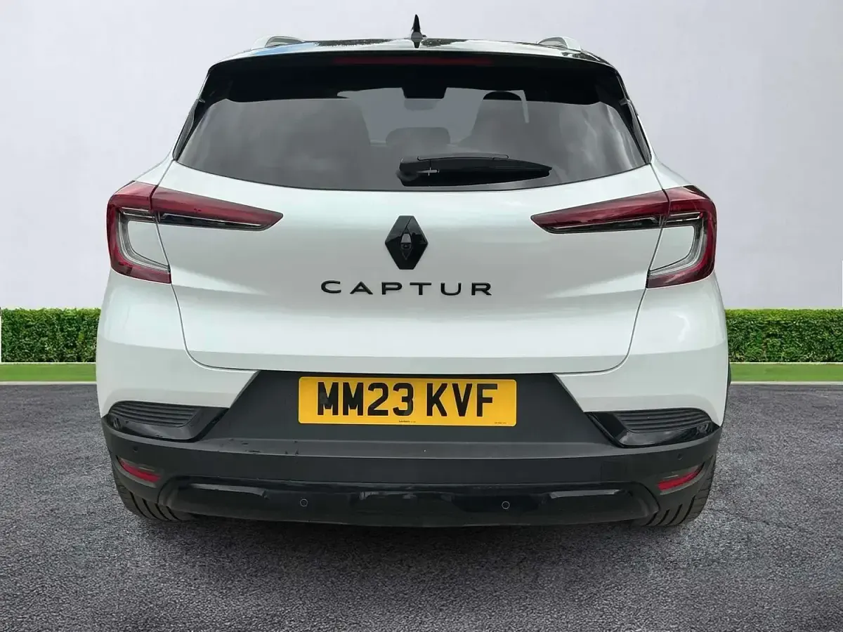 Used Renault Captur Rive Gauche 91 HP (66 kW) 2023 White/black SUV