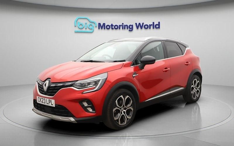 Used Renault Captur Techno 143 HP (105 kW) 2023 Red/black SUV