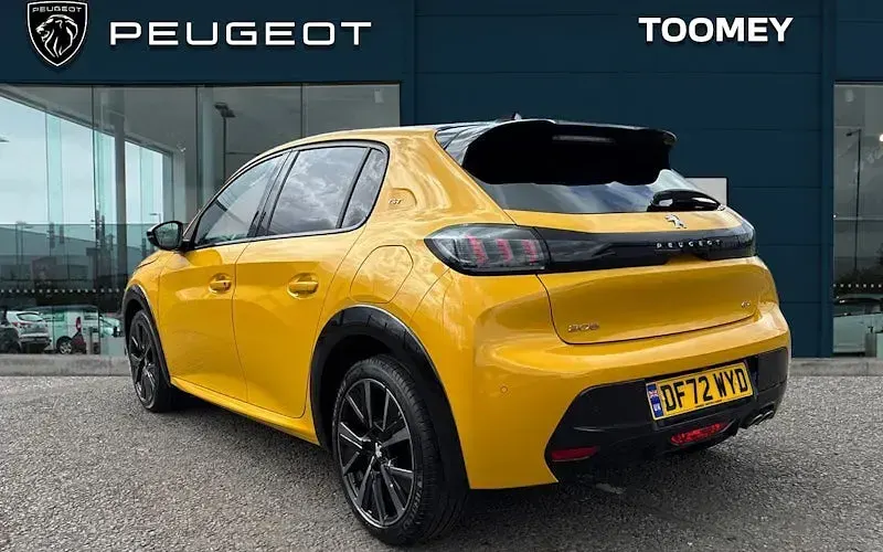 Second-hand Peugeot 208 GT 131 CP (96 kW) 2023 Galben Hatchback